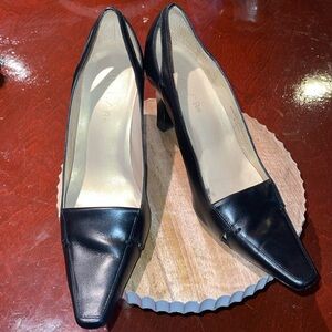 Unisa black leather heels